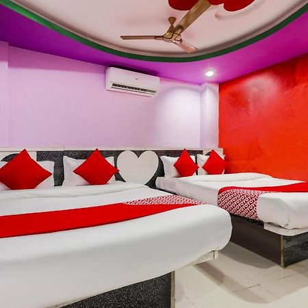 Oyo 45752 Hotel Sb Palace Godarpura Dış mekan fotoğraf