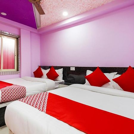 Oyo 45752 Hotel Sb Palace Godarpura Dış mekan fotoğraf
