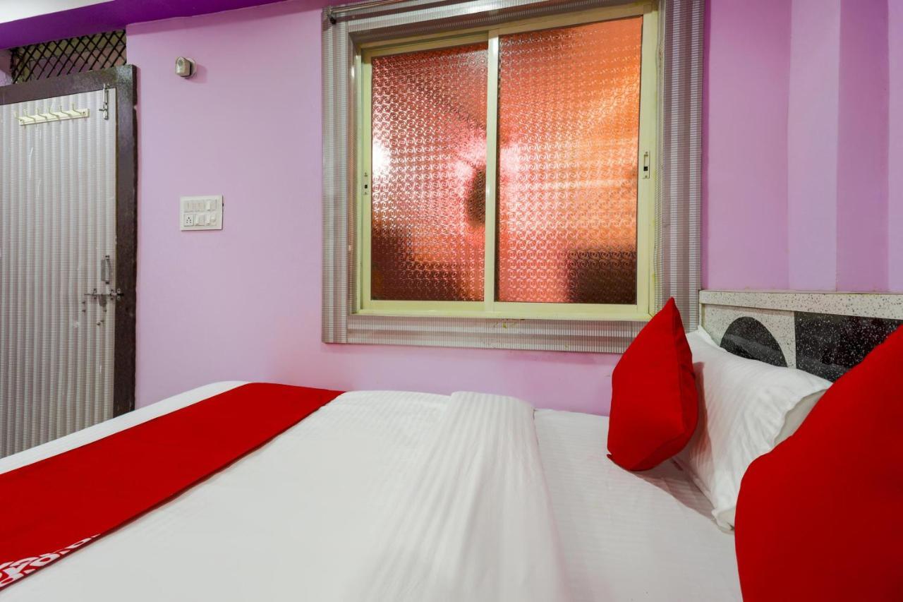 Oyo 45752 Hotel Sb Palace Godarpura Dış mekan fotoğraf