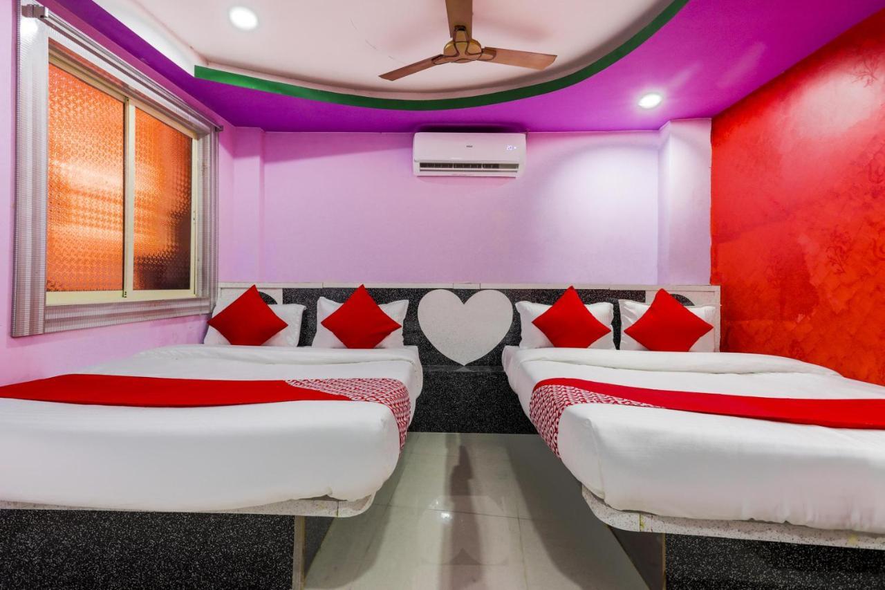 Oyo 45752 Hotel Sb Palace Godarpura Dış mekan fotoğraf