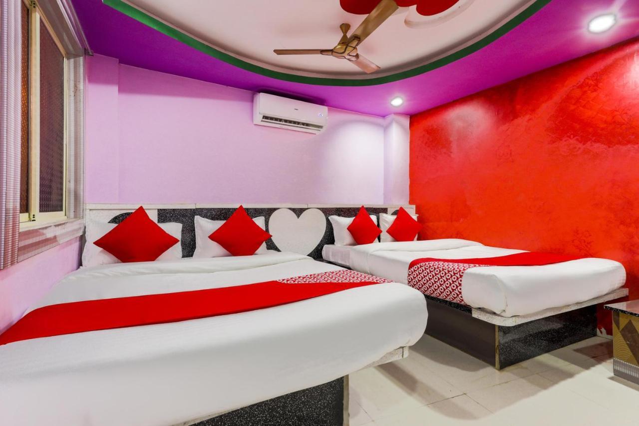 Oyo 45752 Hotel Sb Palace Godarpura Dış mekan fotoğraf