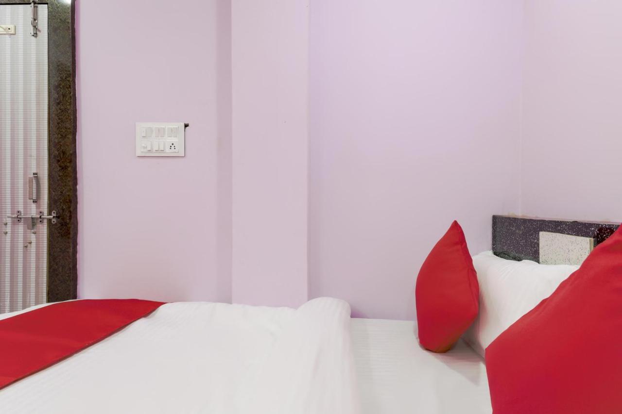 Oyo 45752 Hotel Sb Palace Godarpura Dış mekan fotoğraf
