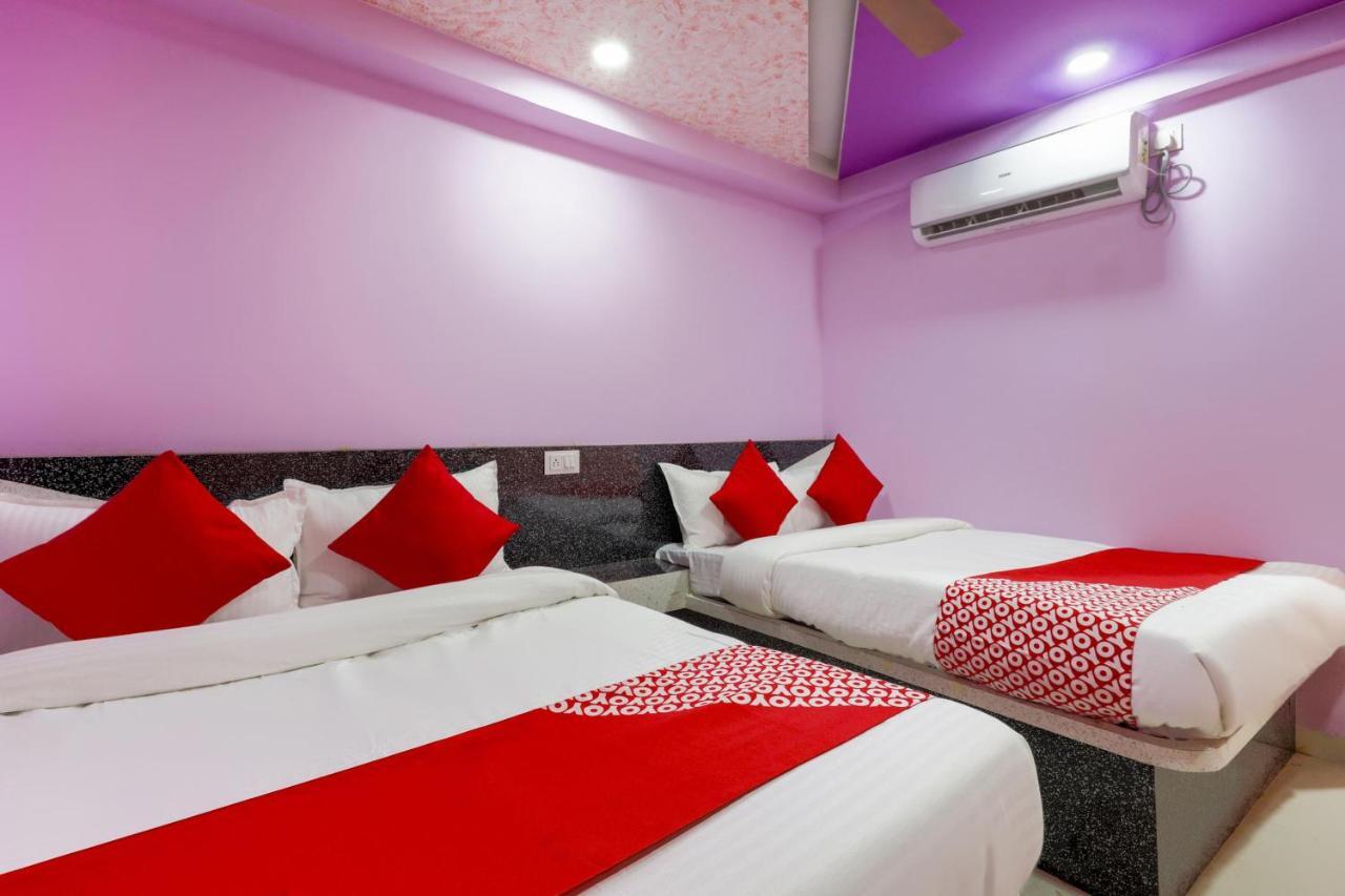 Oyo 45752 Hotel Sb Palace Godarpura Dış mekan fotoğraf