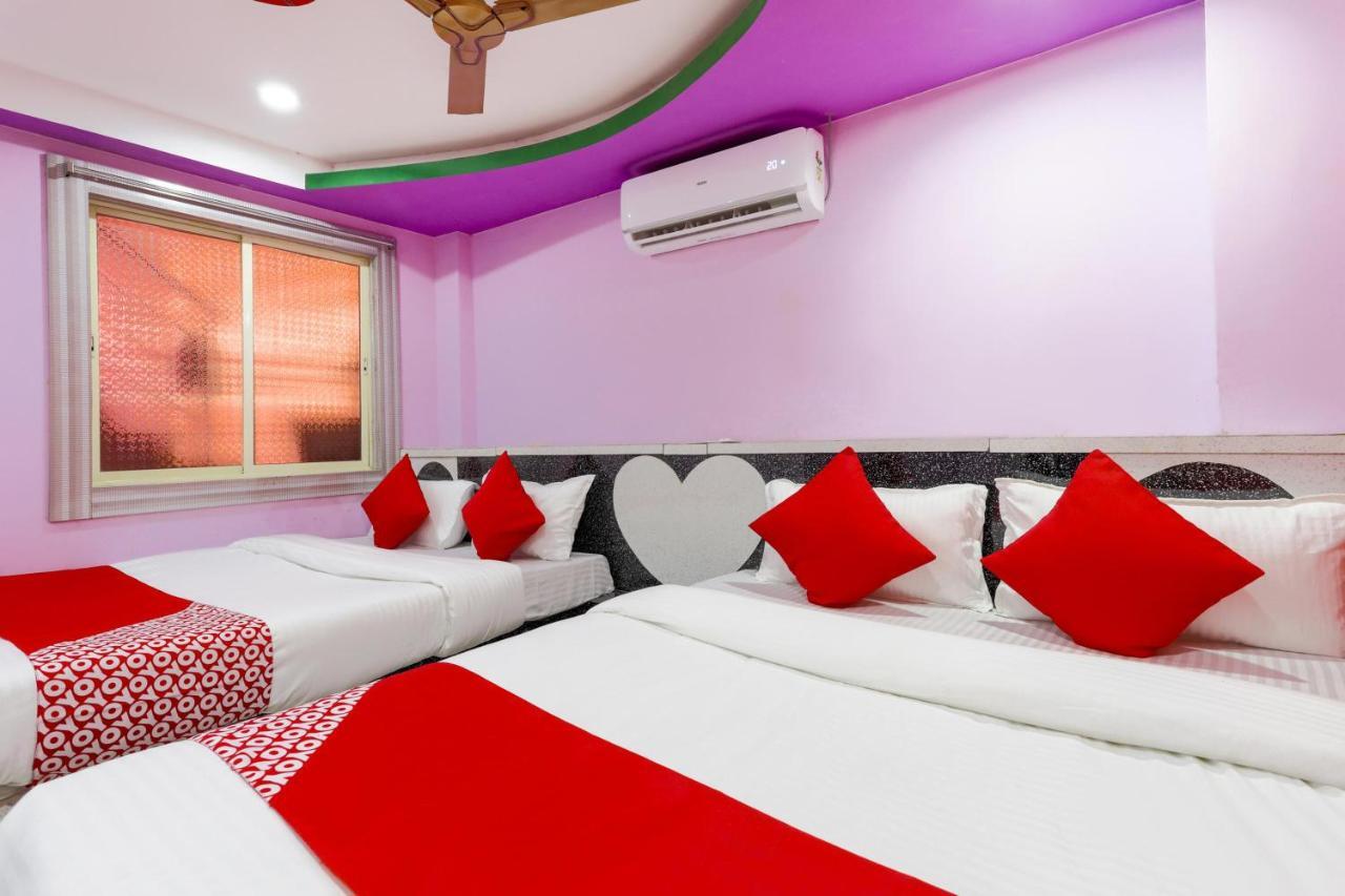 Oyo 45752 Hotel Sb Palace Godarpura Dış mekan fotoğraf