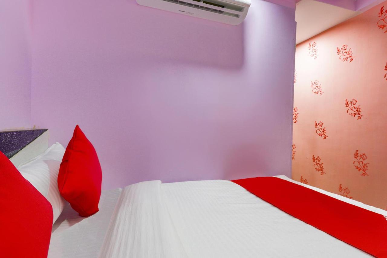 Oyo 45752 Hotel Sb Palace Godarpura Dış mekan fotoğraf