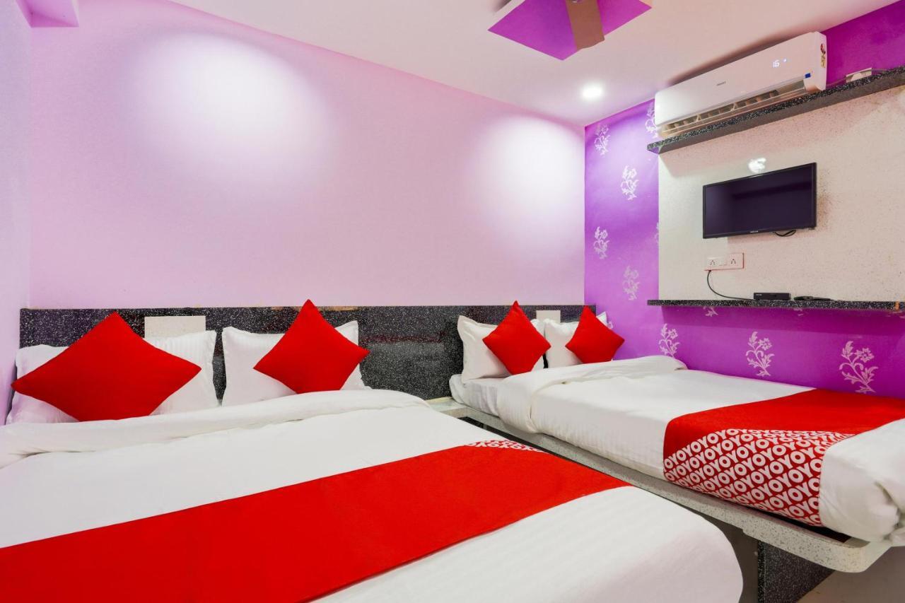 Oyo 45752 Hotel Sb Palace Godarpura Dış mekan fotoğraf