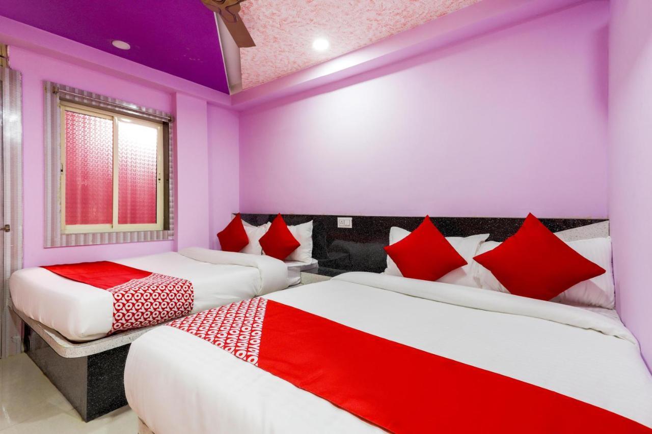 Oyo 45752 Hotel Sb Palace Godarpura Dış mekan fotoğraf