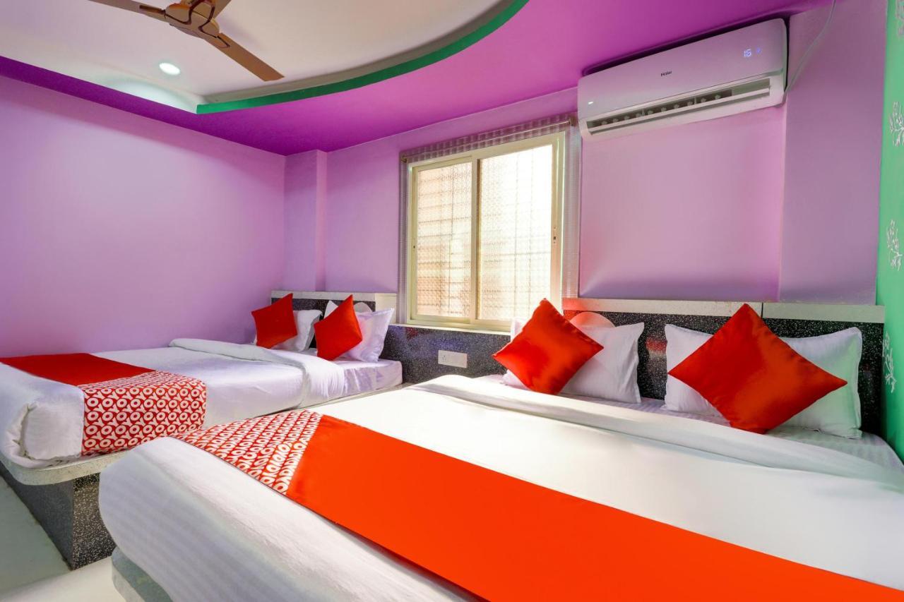 Oyo 45752 Hotel Sb Palace Godarpura Dış mekan fotoğraf