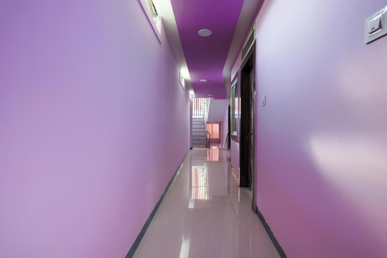 Oyo 45752 Hotel Sb Palace Godarpura Dış mekan fotoğraf