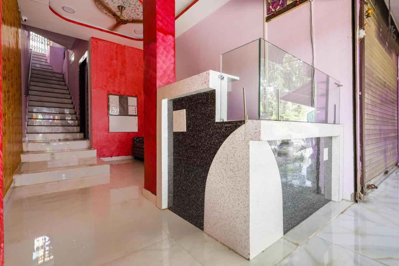 Oyo 45752 Hotel Sb Palace Godarpura Dış mekan fotoğraf